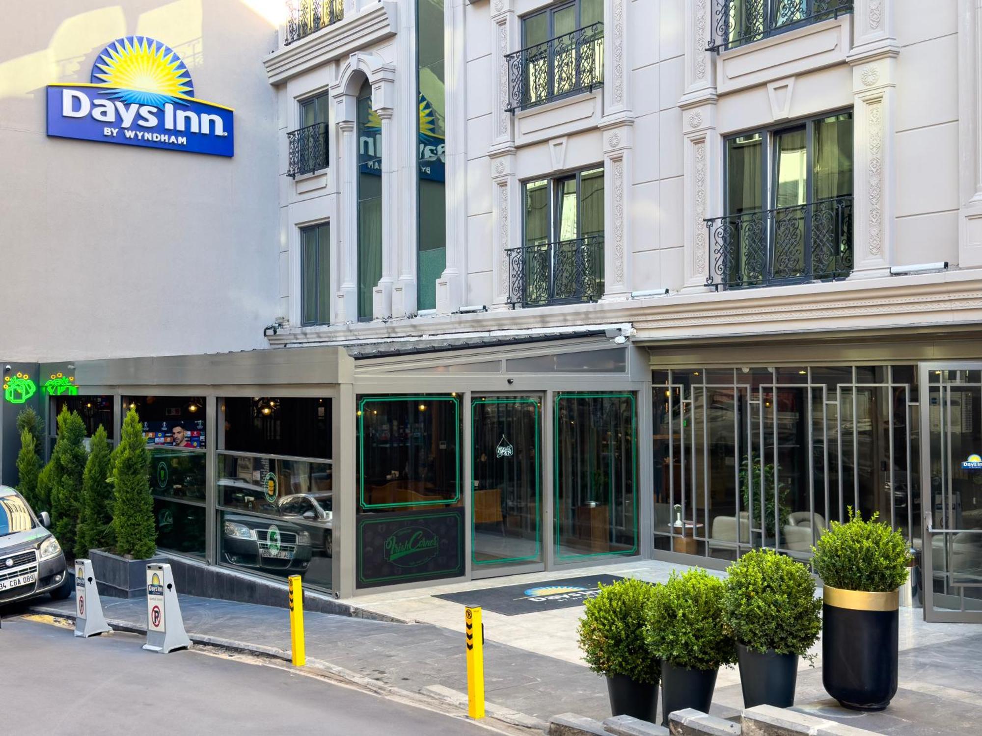 Days Inn By Wyndham Istanbul Bomonti Buitenkant foto